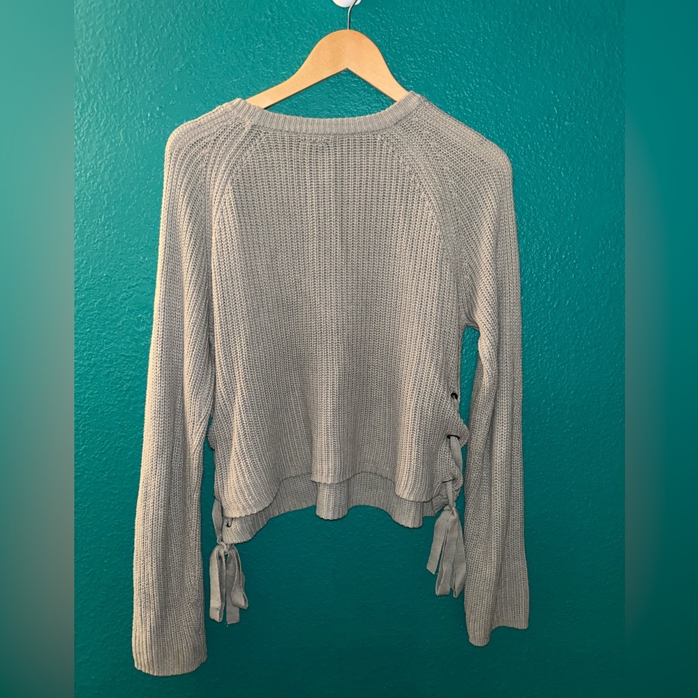 Moon&Madison side tie sweater size large - Picture 4 of 4